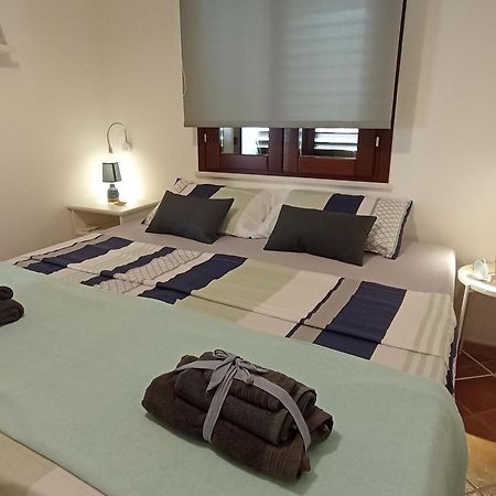 Apartmán Casa Alba SantʼAntìoco Pokoj fotografie